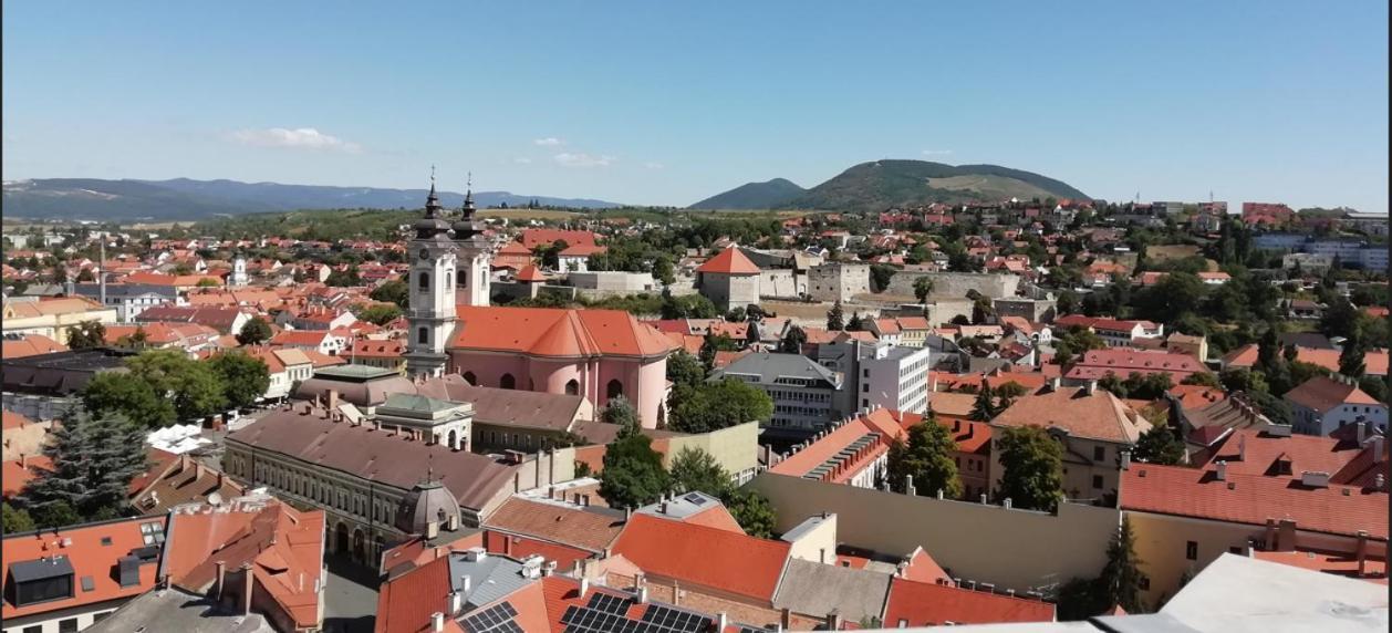 Céhmesterek apartman Eger Esterno foto