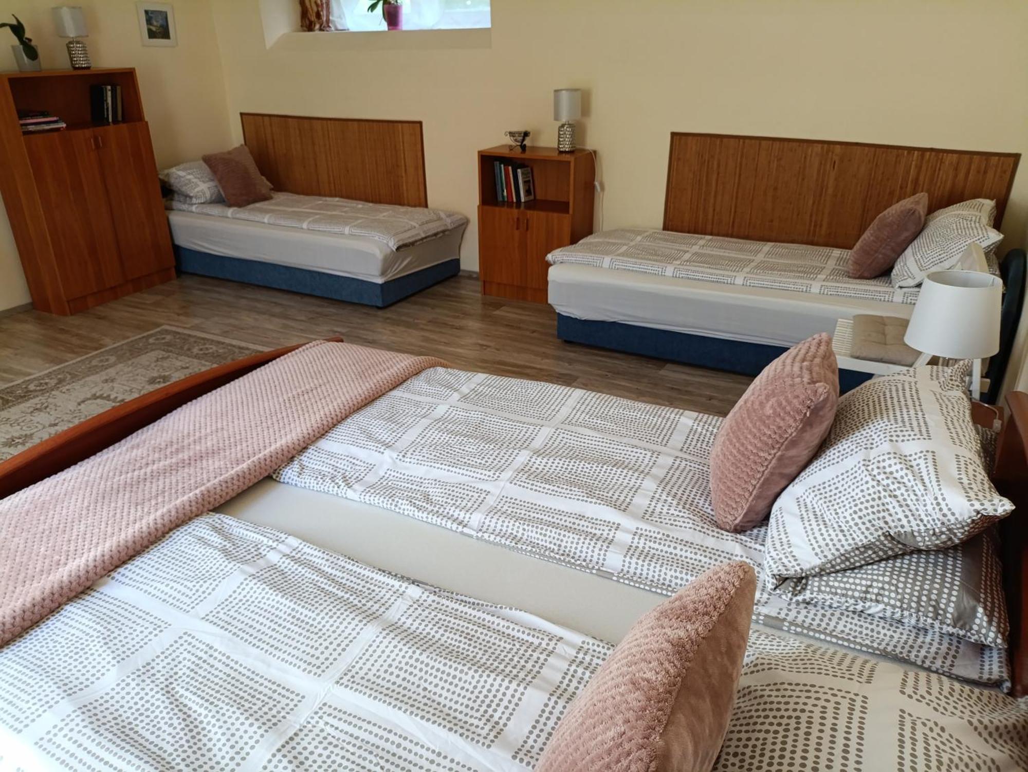 Céhmesterek apartman Eger Esterno foto